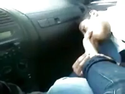 Unschuldige Brünette wird in einem reife deutsche geile frauen Bus hart gefickt