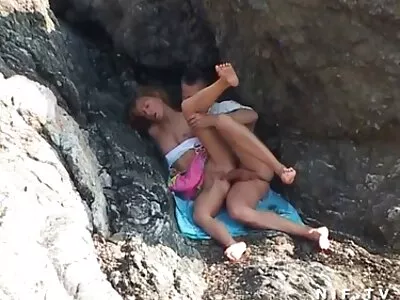Dame mit roten Nägeln reitet Schwanz deutsche reife porno