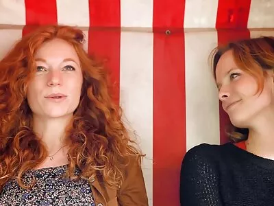 Zierliche pornos mit reifen deutschen frauen Blondine macht eine private Party